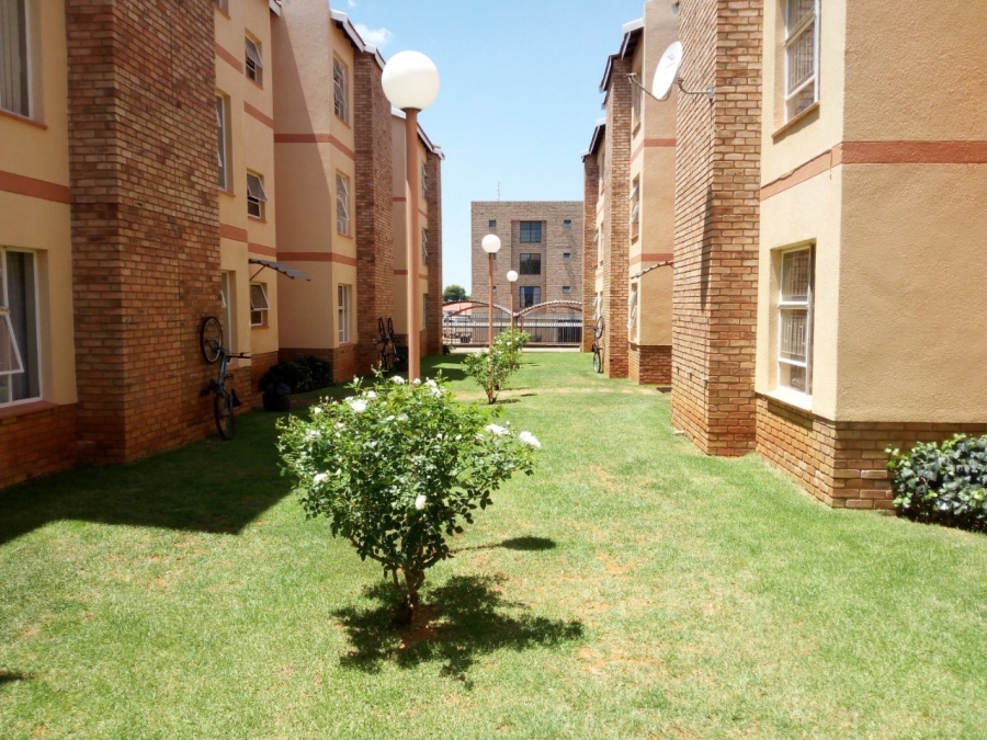 1 Bedroom Property for Sale in Kannoniers Park North West